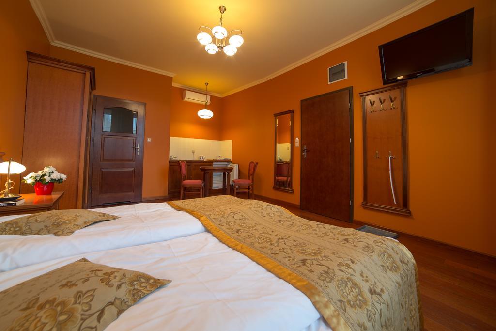 Rynek 16 Aparthotel Сандомир Екстериор снимка