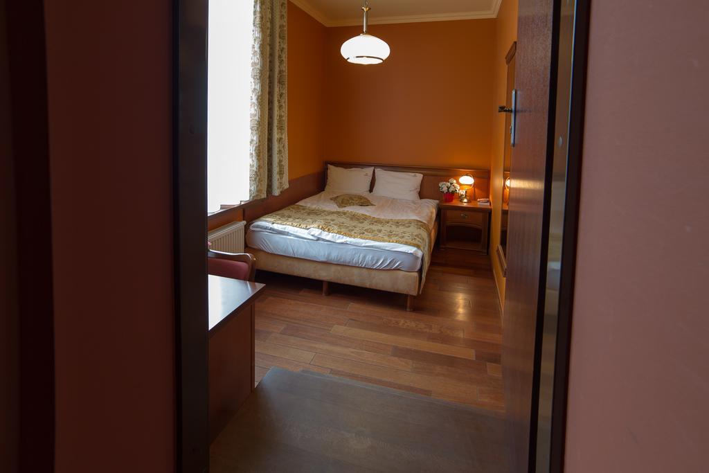 Rynek 16 Aparthotel Сандомир Екстериор снимка