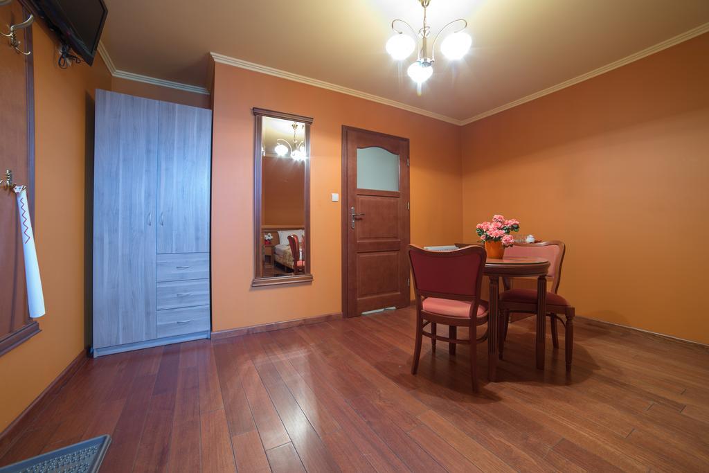 Rynek 16 Aparthotel Сандомир Екстериор снимка