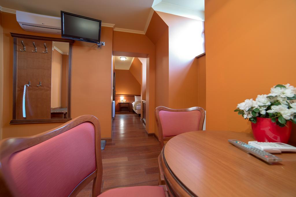 Rynek 16 Aparthotel Сандомир Екстериор снимка
